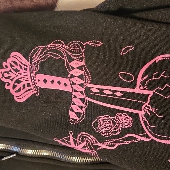 black hoodie with pink 2000s skull design - Picture 4 of 7